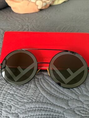 Fendi Black Round Logo Lens Sunglasses